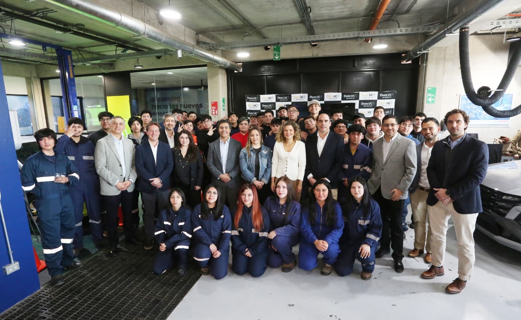 Hyundai Chile y DUOC UC unen fuerzas para formar a los mecánicos de la era de la electromovilidad