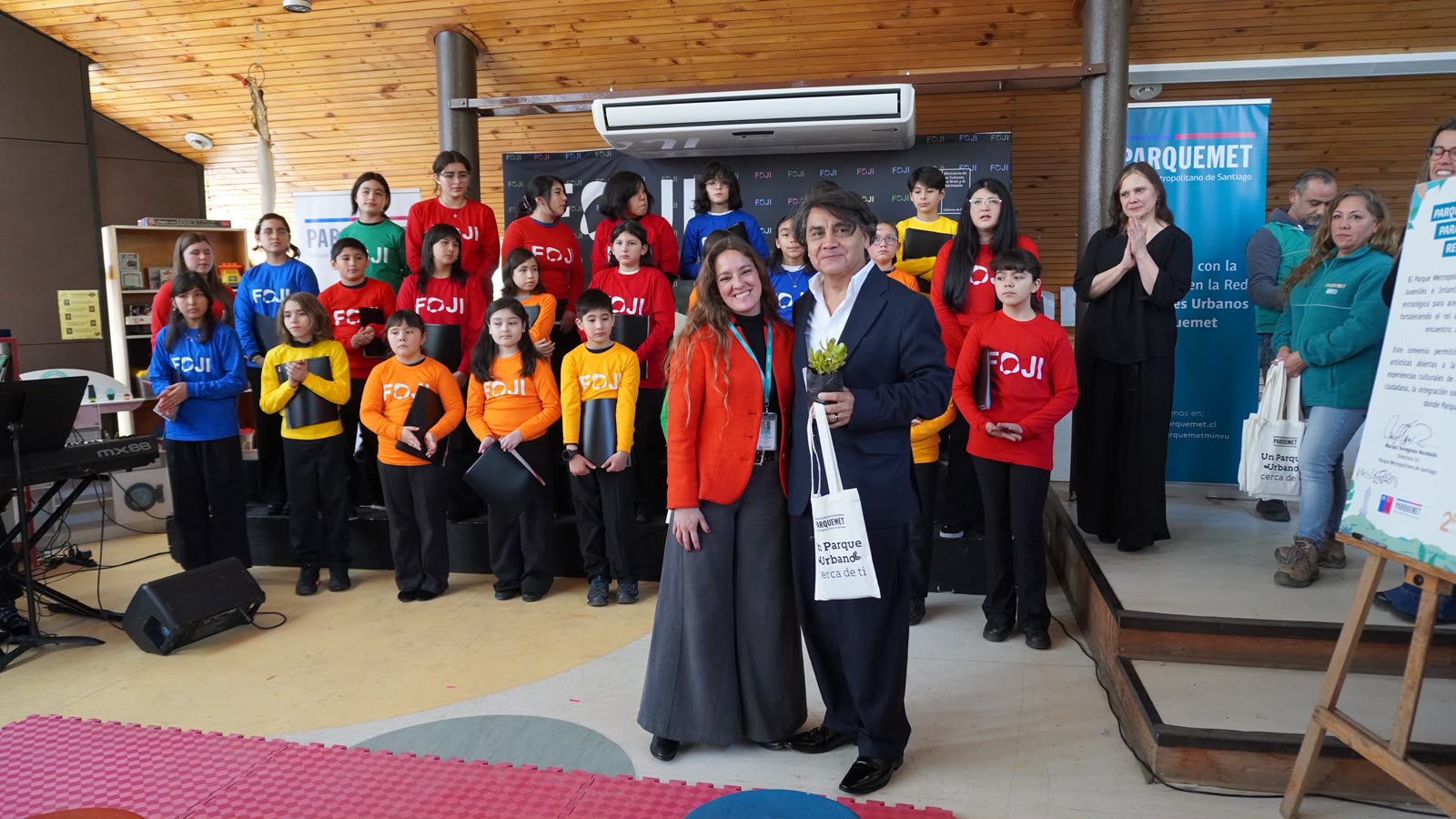 La Fundación de Orquestas Juveniles e Infantiles de Chile y Parquemet firman convenio para llevar la música docta a la comunidad