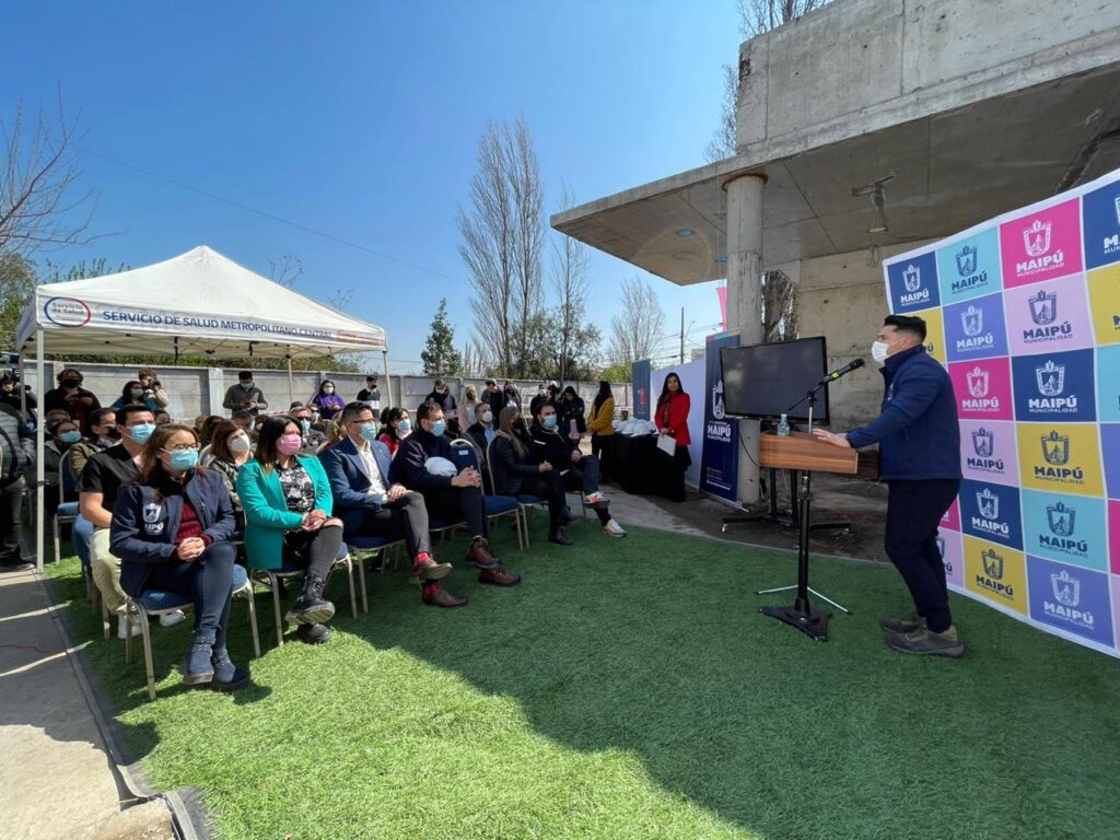 Autoridades de salud, municipio y usuarios anuncian reanudación de obras para postergado servicio de urgencia en Maipú