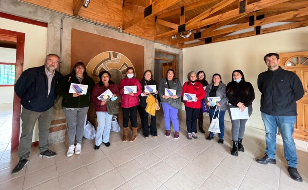 , Alhué: Vecinas del programa jefas de hogar participan de curso de alfabetización digital, Portal Metropolitano