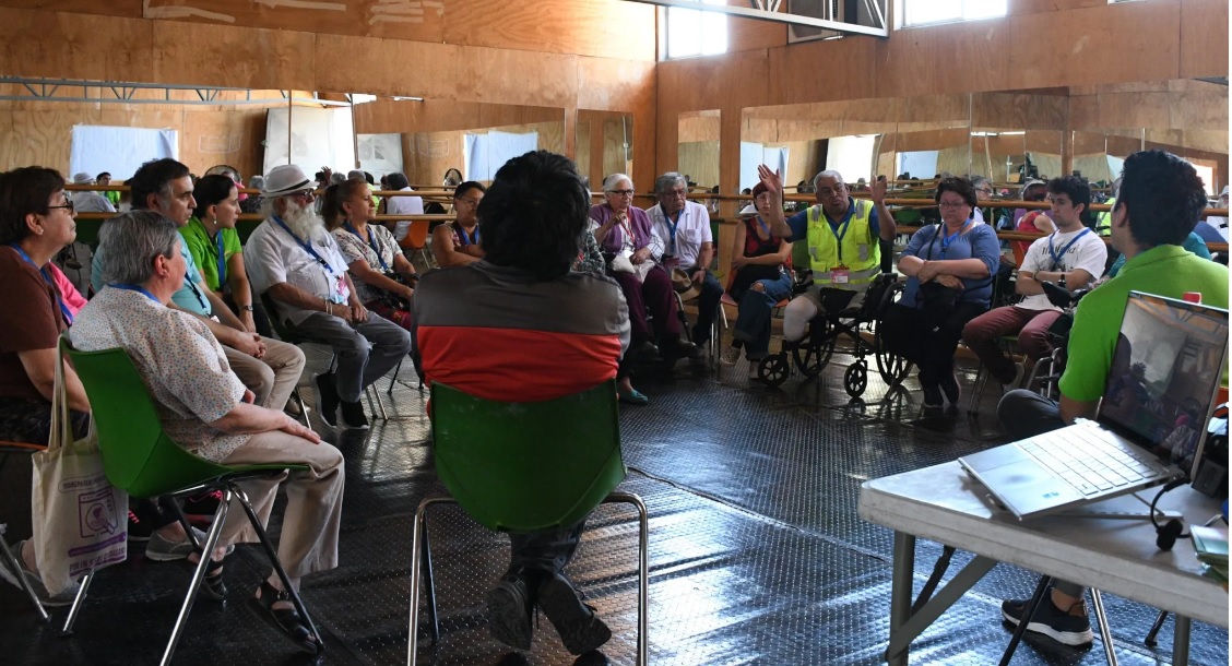 Vecinos de la comuna de El Bosque participan en seminario sobre inclusión social de personas con discapacidad