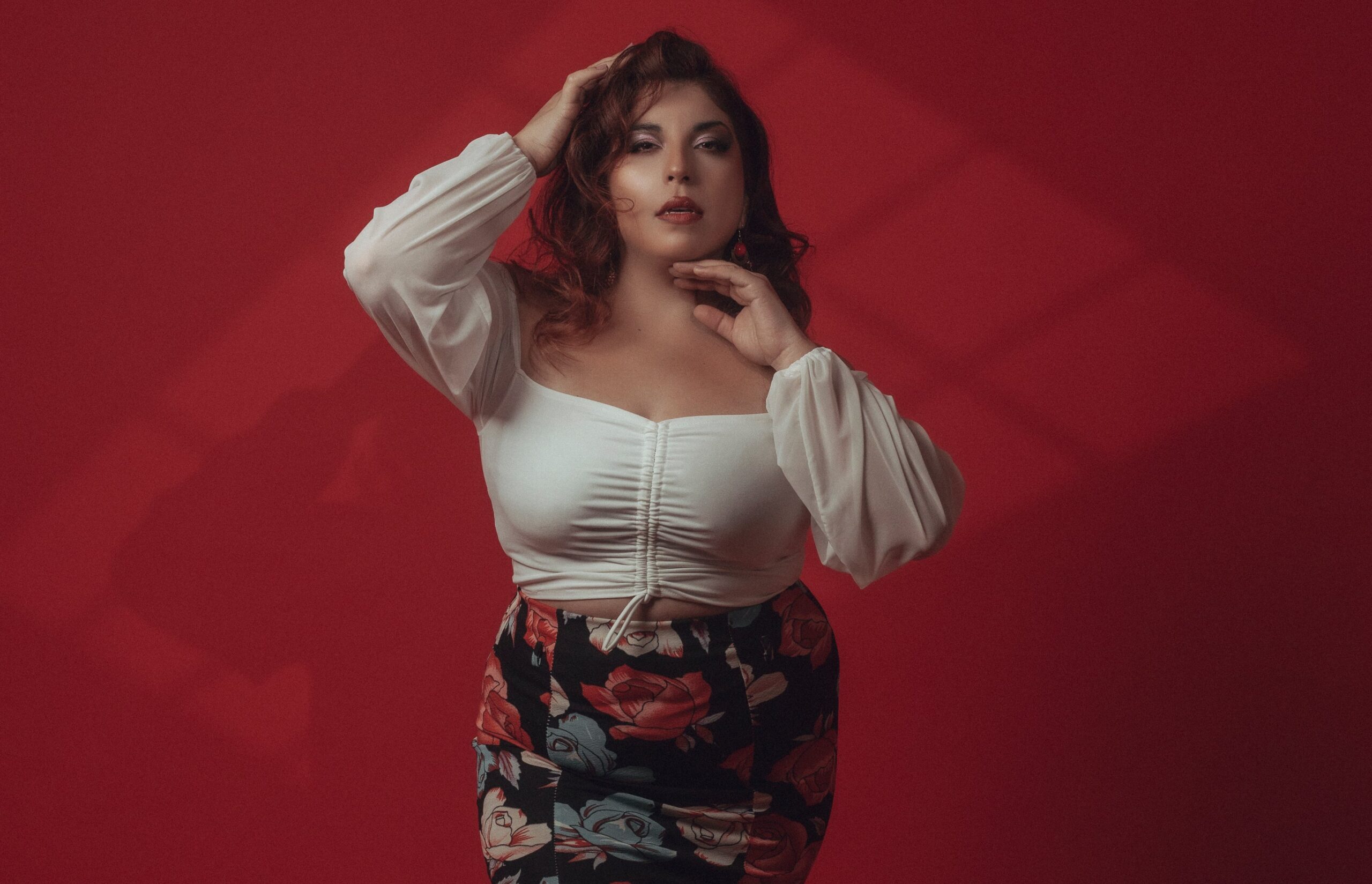 rosa, Escucha &#8220;Una Rosa Con Espinas&#8221;, el segundo single de Daniela Vivar, Portal Metropolitano