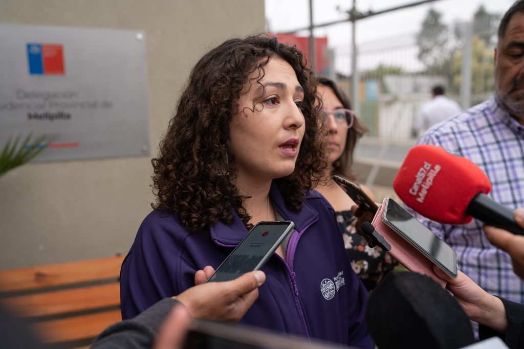 Alcaldesa de Melipilla repudia a empresas Ecoser y Agrosuper por contaminación ambiental en el sector de Tantehue