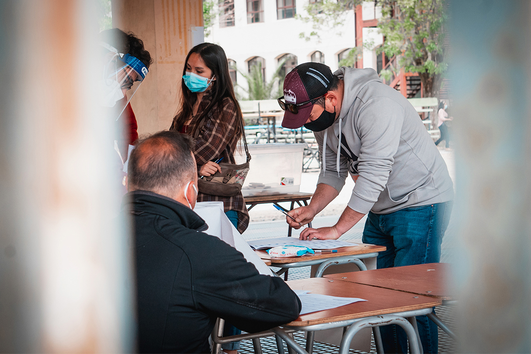 Fatiga electoral sería la razón del bajo interés en el proceso constituyente