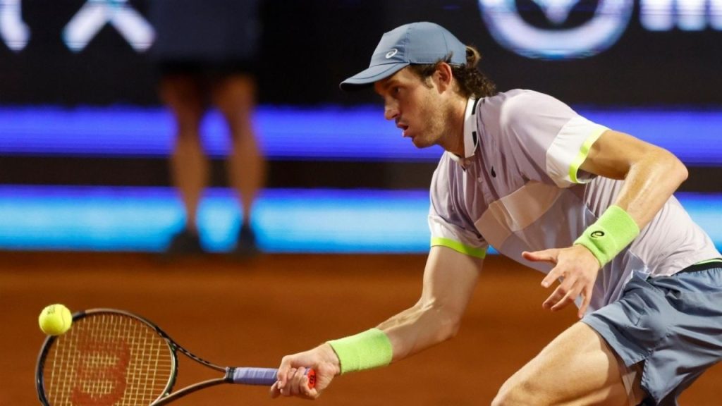 Sonríe el tenis chileno: Barrios Vera campeón en México y Jarry a segunda ronda en Montecarlo