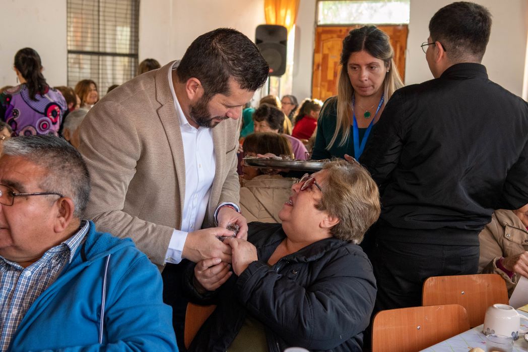 ALCALDE FELIPE MUÑOZ HEREDIA COMPARTIÓ DESAYUNO CON LA UNIÓN COMUNAL DE ADULTOS MAYORES