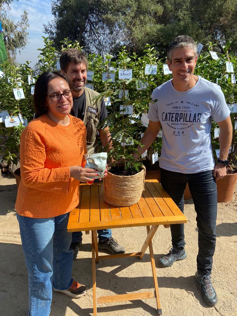 La Reina y Starbucks inauguran estación educativa en Parque Mahuida