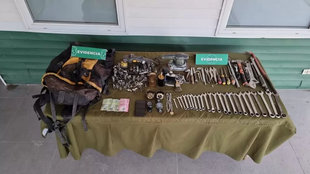 Carabineros detiene a tres sujetos “in fraganti” tras robo a domicilio en Paine