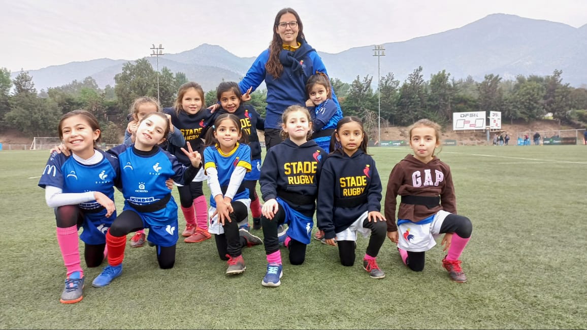 Niñas de 6 a 8 años se abren paso en el rugby entre sus pares masculinos