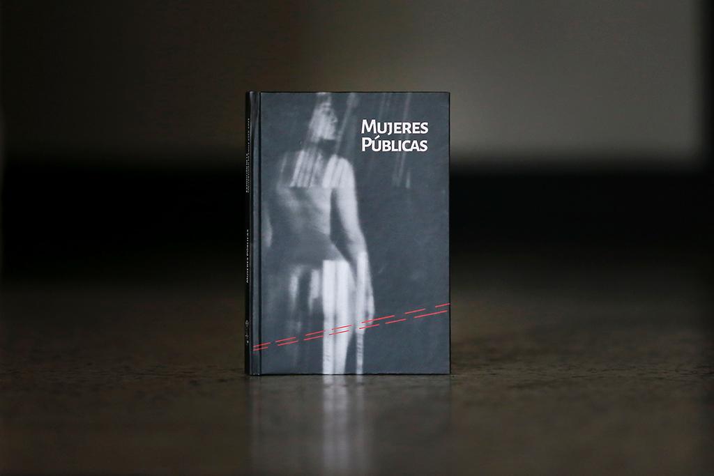 Presentan libro “Mujeres públicas: Exposición de la Universidad de Chile 2019-2023” junto a destacadas lideresas