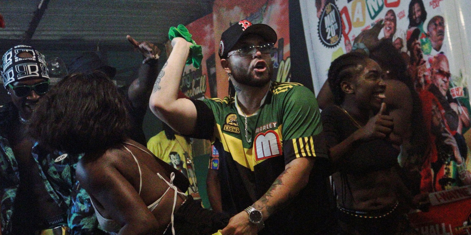 Ex Elixir de Beat, El Shaaki, en medio de su videoclip dancehall