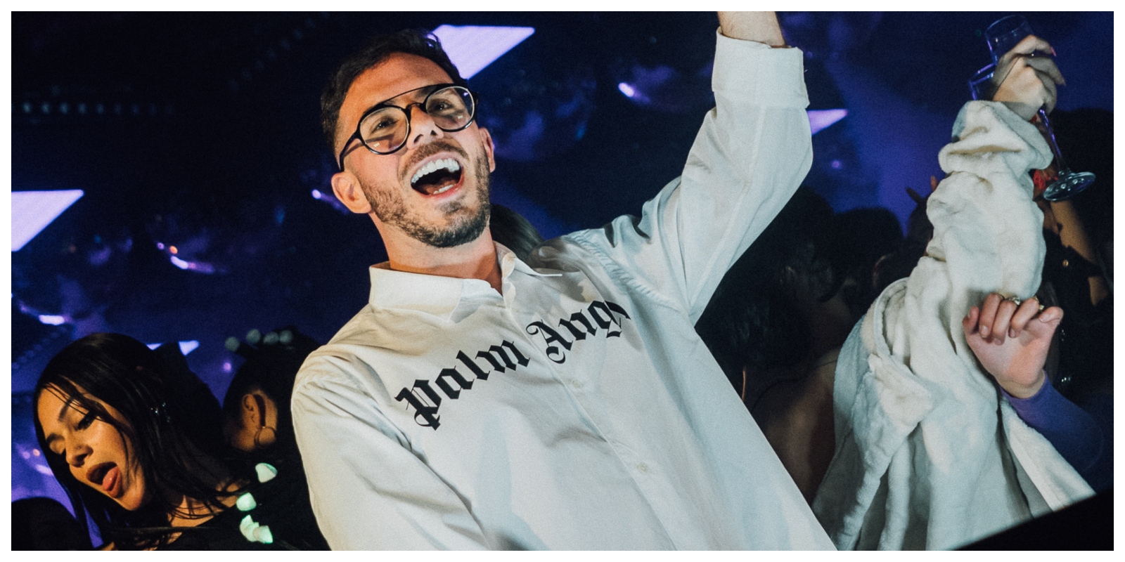 Fer Palacio, el DJ argentino, animando uno de sus eventos