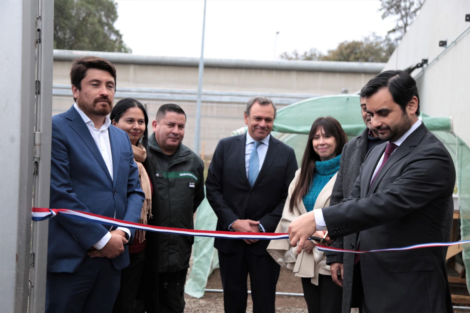 Inauguran primer espacio verde al interior del Centro Metropolitano Norte de Til Til del Sename