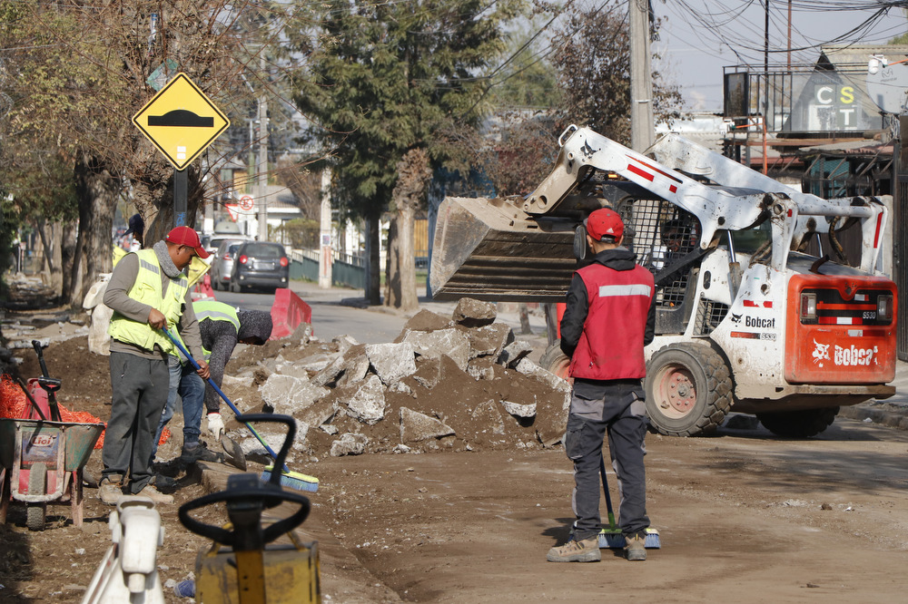 Huechuraba: Avanza la pavimentación de veredas en el Casco Antiguo