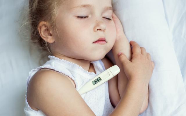 Temperatura en niños: ¿Qué hacer para bajar la fiebre?