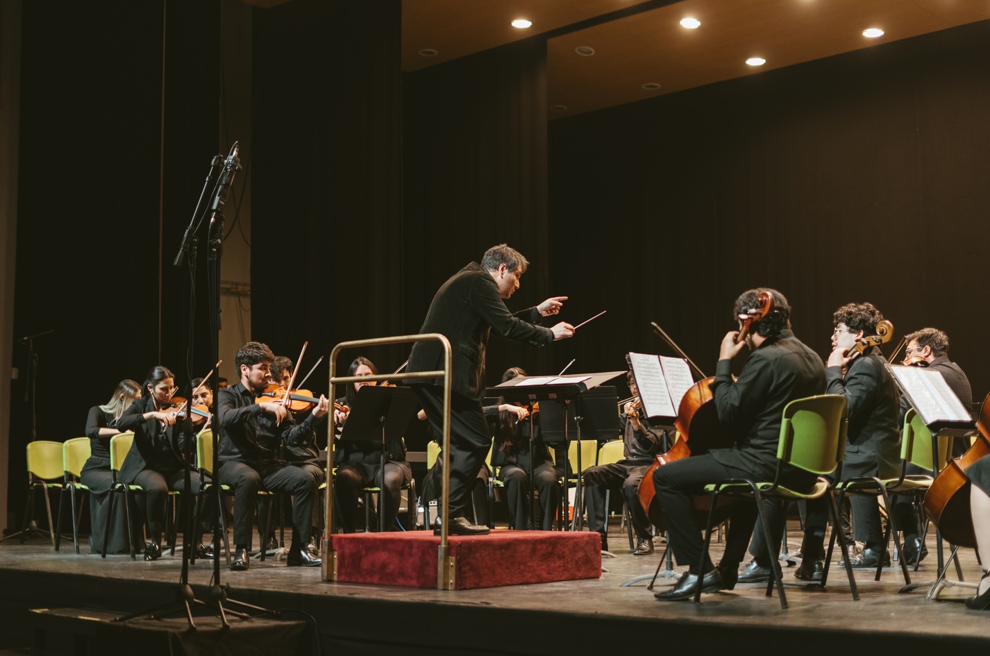 La música llega a Buin y Recoleta en un festival de orquestas comunales organizado por la FOJI