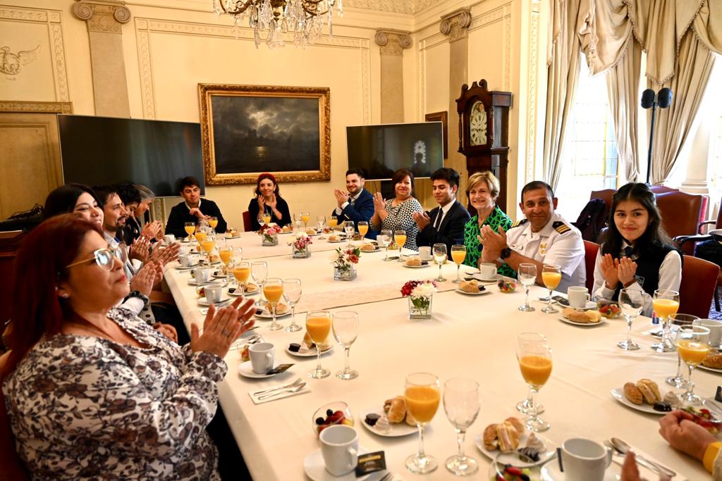 Alcaldesa Matthei comparte con estudiantes de la comuna que visitaron el archipiélago Juan Fernández