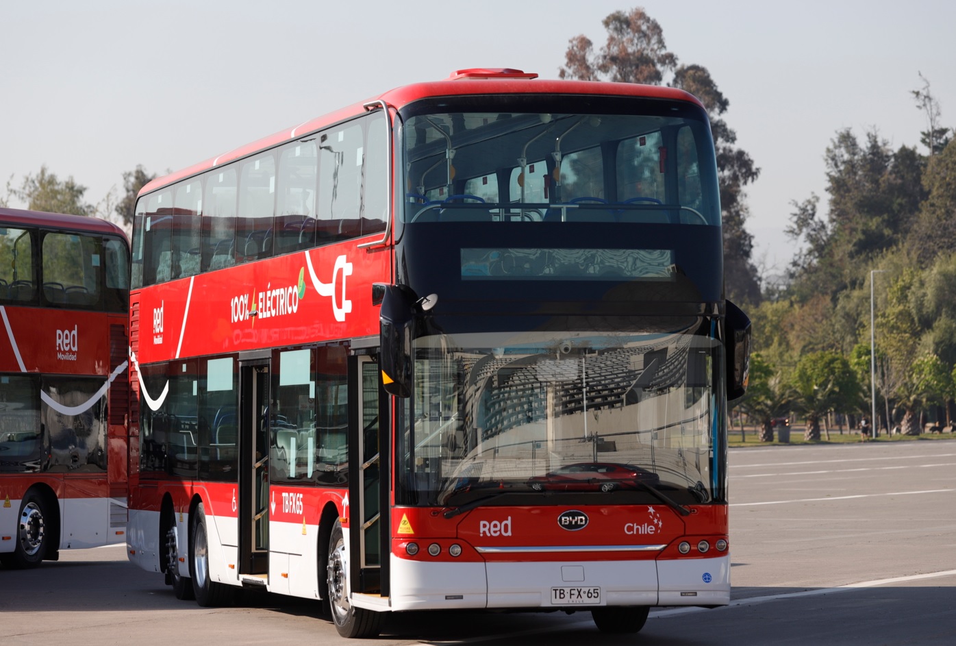 De Pajaritos al Estadio Nacional: Bus de dos pisos debuta con recorrido para Santiago 2023