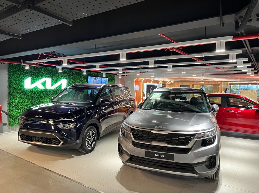 Indumotora One se pone en movimiento con el nuevo look de Kia en AutoPlaza Vespucio