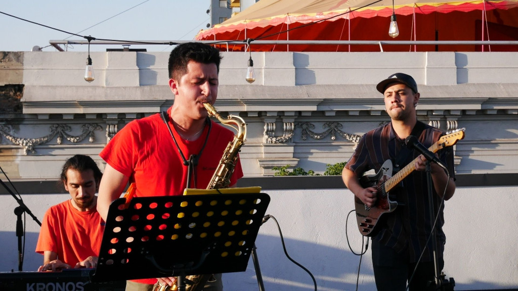 “Jazz en la Azotea” presenta “SPACE IS THE PLACE”, con charlas científicas y música en vivo en Casona Compañía