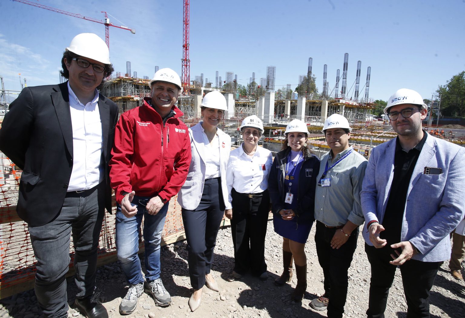 Ministras de Salud y Obras Públicas recorren obras del nuevo Hospital en la provincia de Maipo