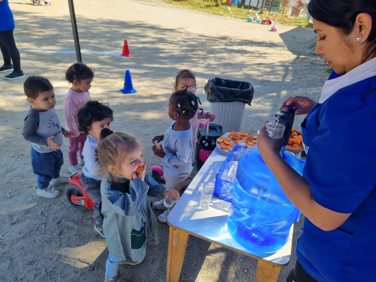 JUNJI Metropolitana entrega recomendaciones para niñas y niños ante olas de calor extremos