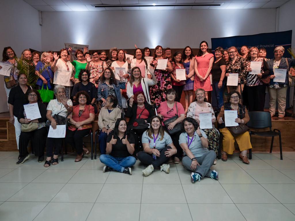 Prodemu abre la puerta a lo digital a 60 mujeres gracias al taller Conectadas 