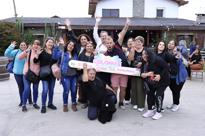 Comienzan las colonias de verano con vecinos de Colina conociendo el balneario de El Quisco