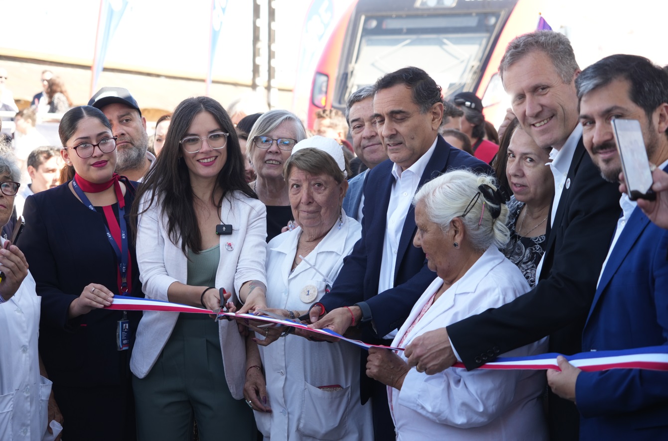 El tren más rápido y moderno de Sudamérica inició su operación con recorrido Santiago - Curicó