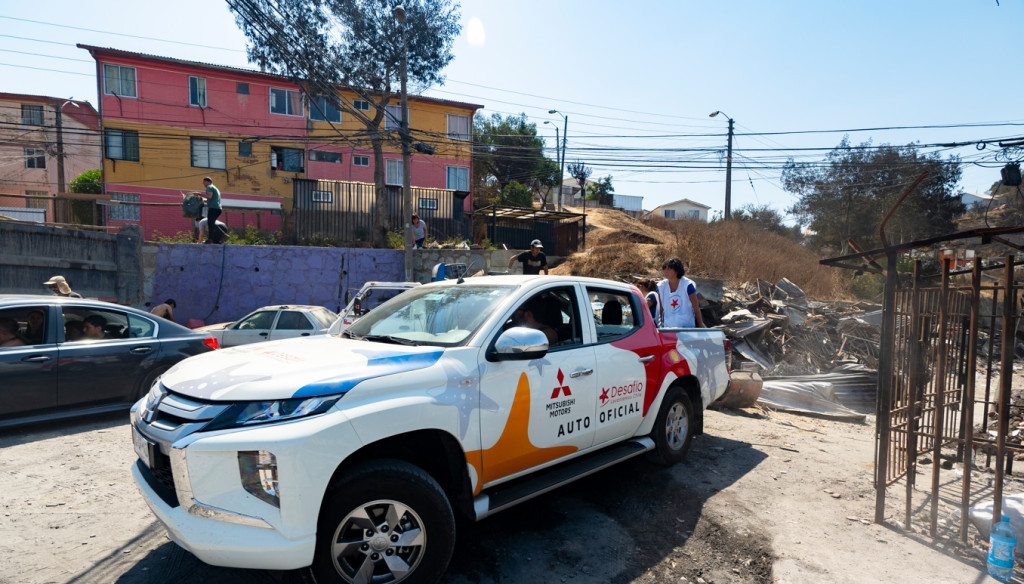 Desafío Levantemos Chile y Mitsubishi Motors Chile brindan apoyo a afectados por incendios