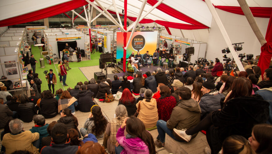 FIL CS 2024 en Recoleta: Fútbol, astronomía, feminismo, música y bookinfluencers