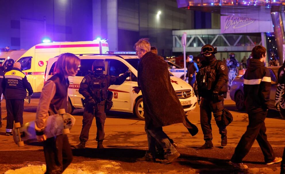 Al menos 40 muertos y más de 100 heridos en un ataque en un teatro de Moscú