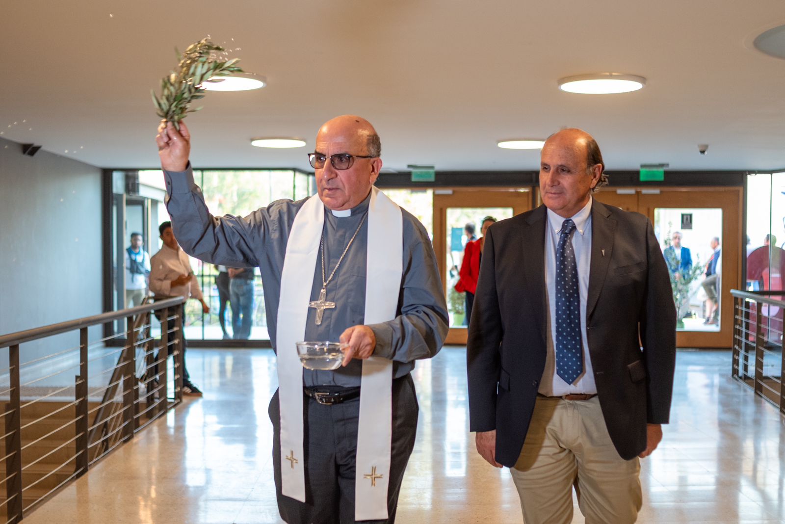 Arzobispo de Santiago bendice Edificio de Deportes de la Universidad Católica