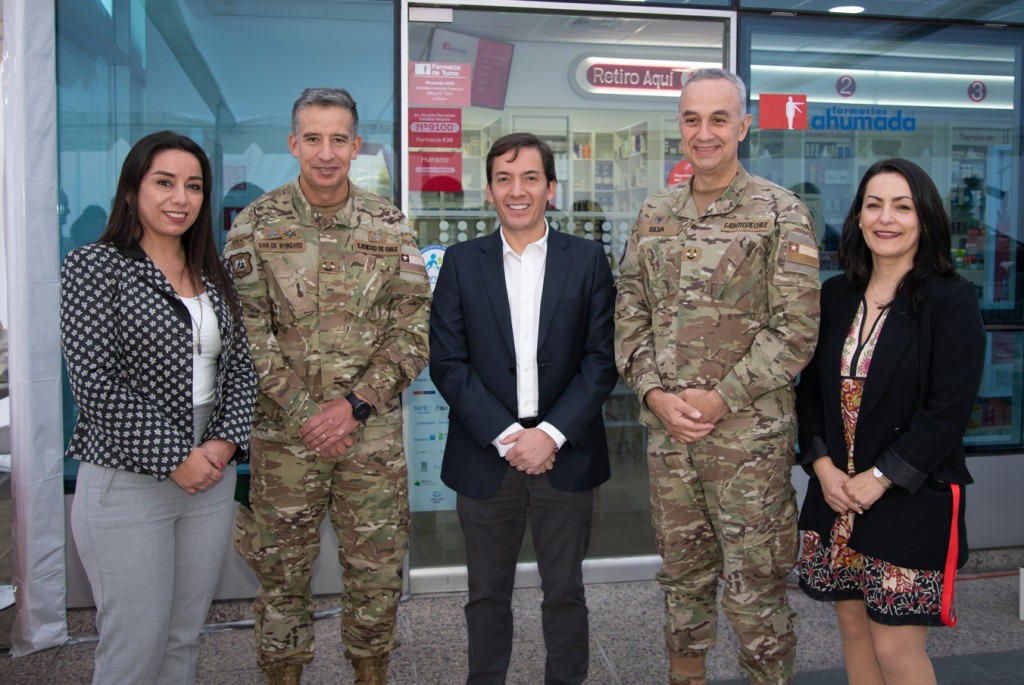 Farmacias Ahumada vuelve al Hospital Militar en La Reina tras ganar licitación