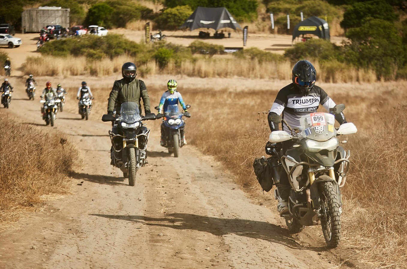 Triumph Motorcycles y Parque Las Palmas inauguran primera pista en Chile exclusiva para motos bigtrail