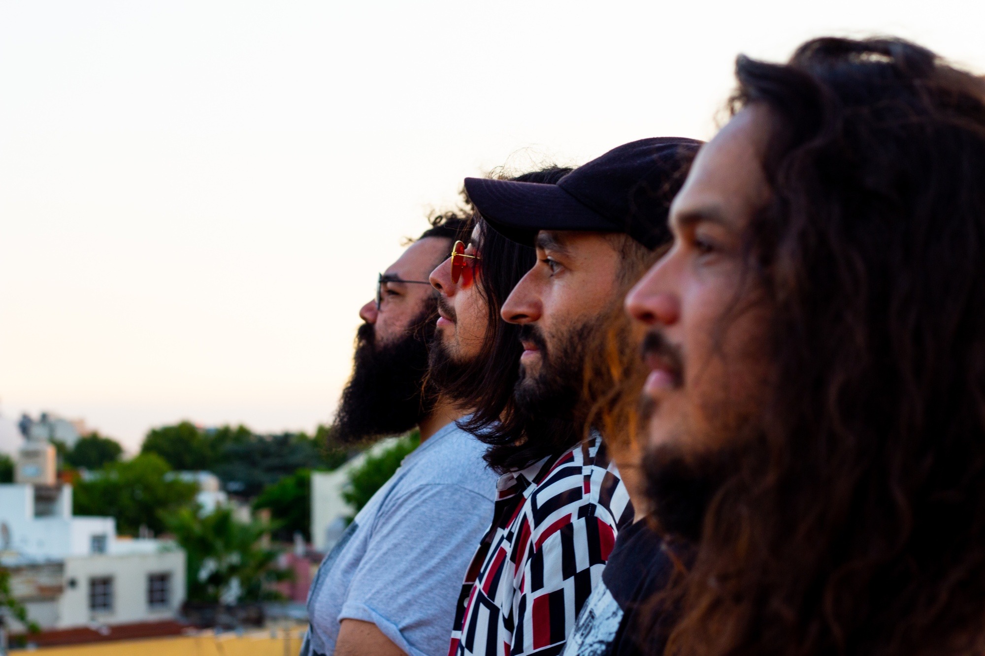 Rock chileno recargado: Pájaros Nocturnos estrenan nuevo single "Puertas Rojas"