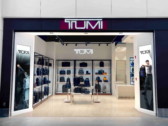 TUMI sigue afianzando su presencia: Suma primera tienda en Aeropuerto Internacional de Santiago