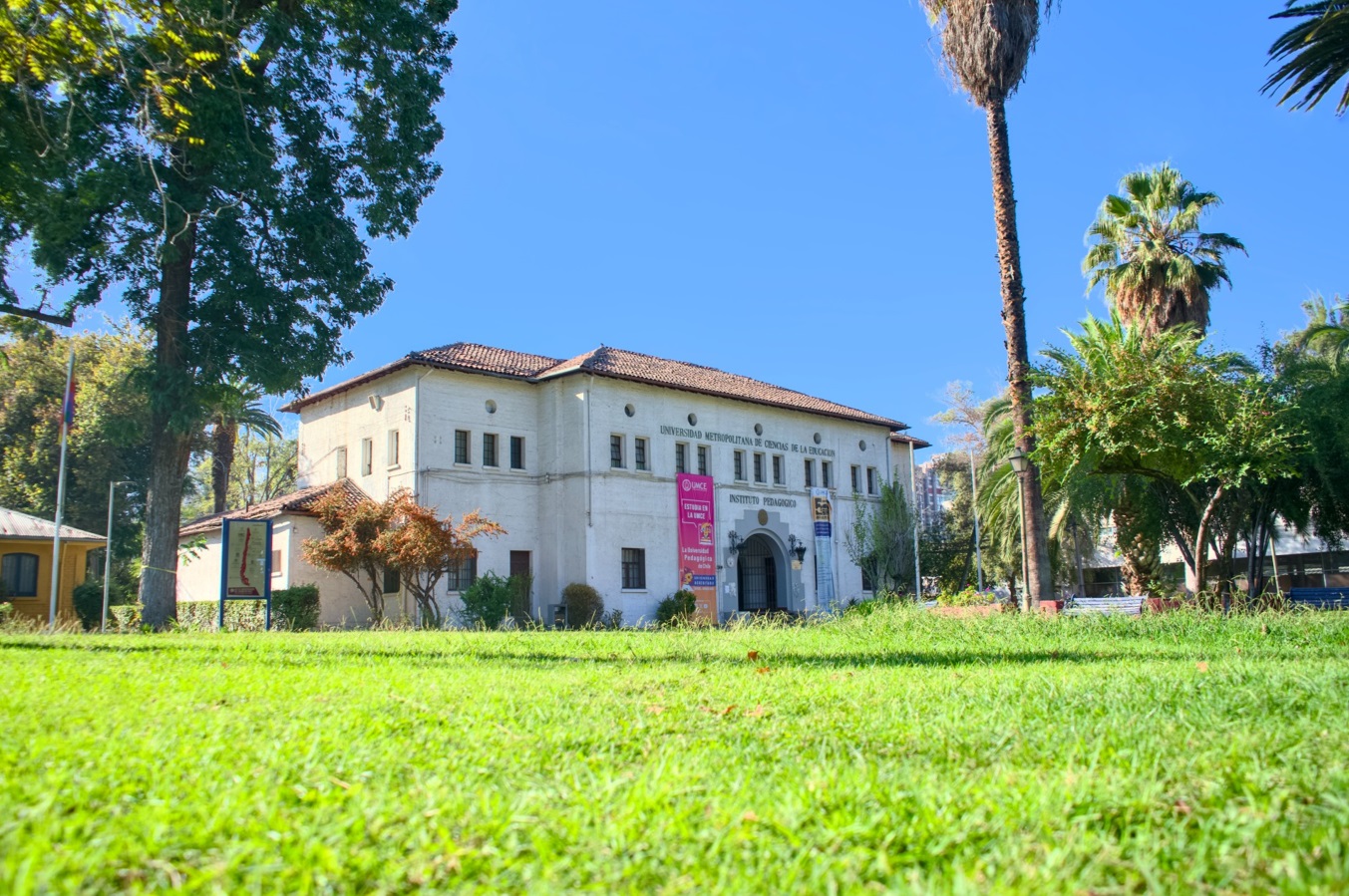 Con feria de material didáctico, muestras históricas y variadas actividades la UMCE invita a recorrer su campus en el Día de los Patrimonios