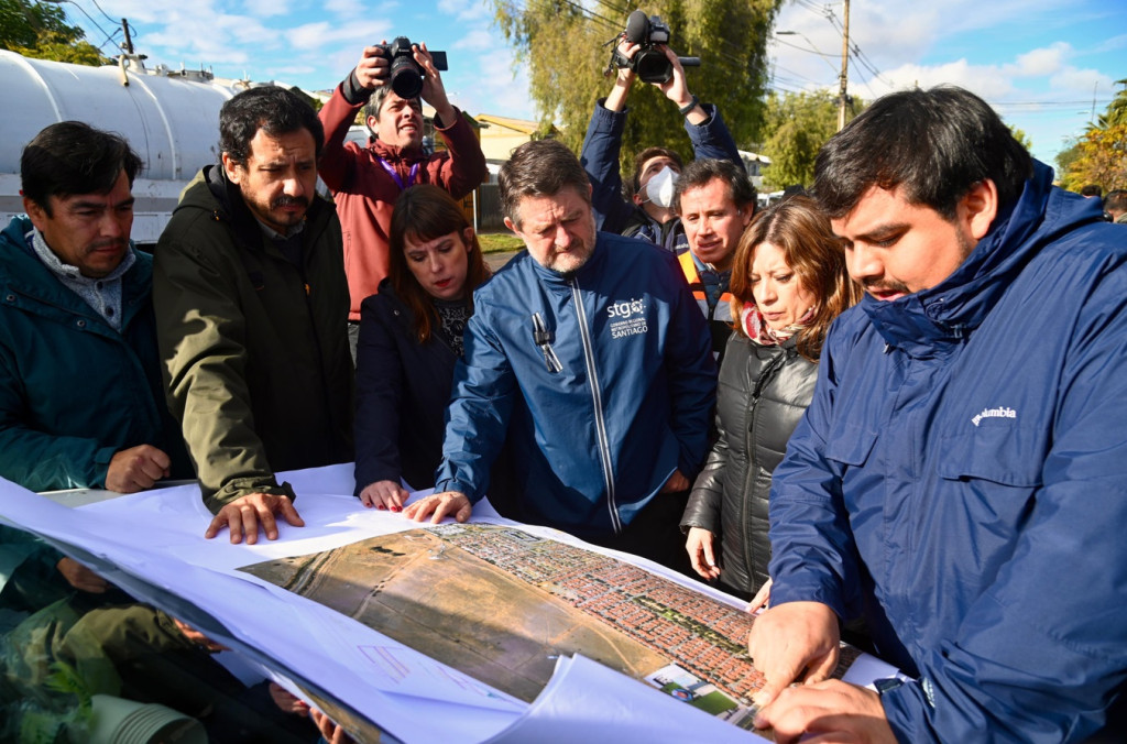 Quilicura: Anuncian trabajo en conjunto para evitar nuevas inundaciones en sector Lo Cruzat