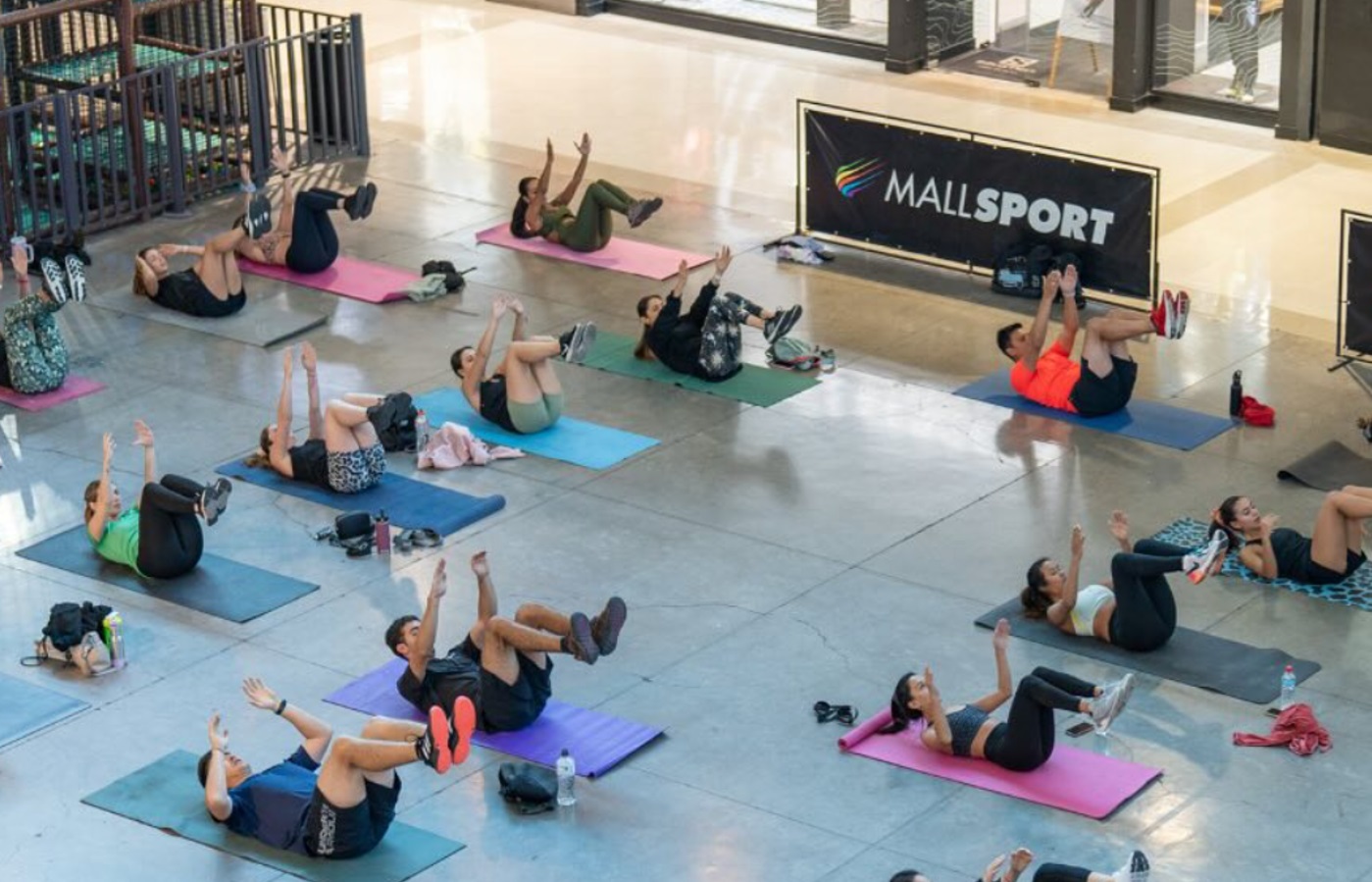 Entretenido entrenamiento de Fitness más Yoga gratuito se realizó el fin de semana en Mall Sport