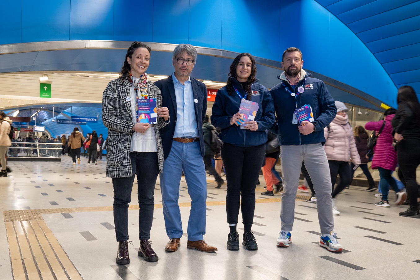 INE instala 13 Puntos Censo fijos en el Metro de Santiago para responder el Censo