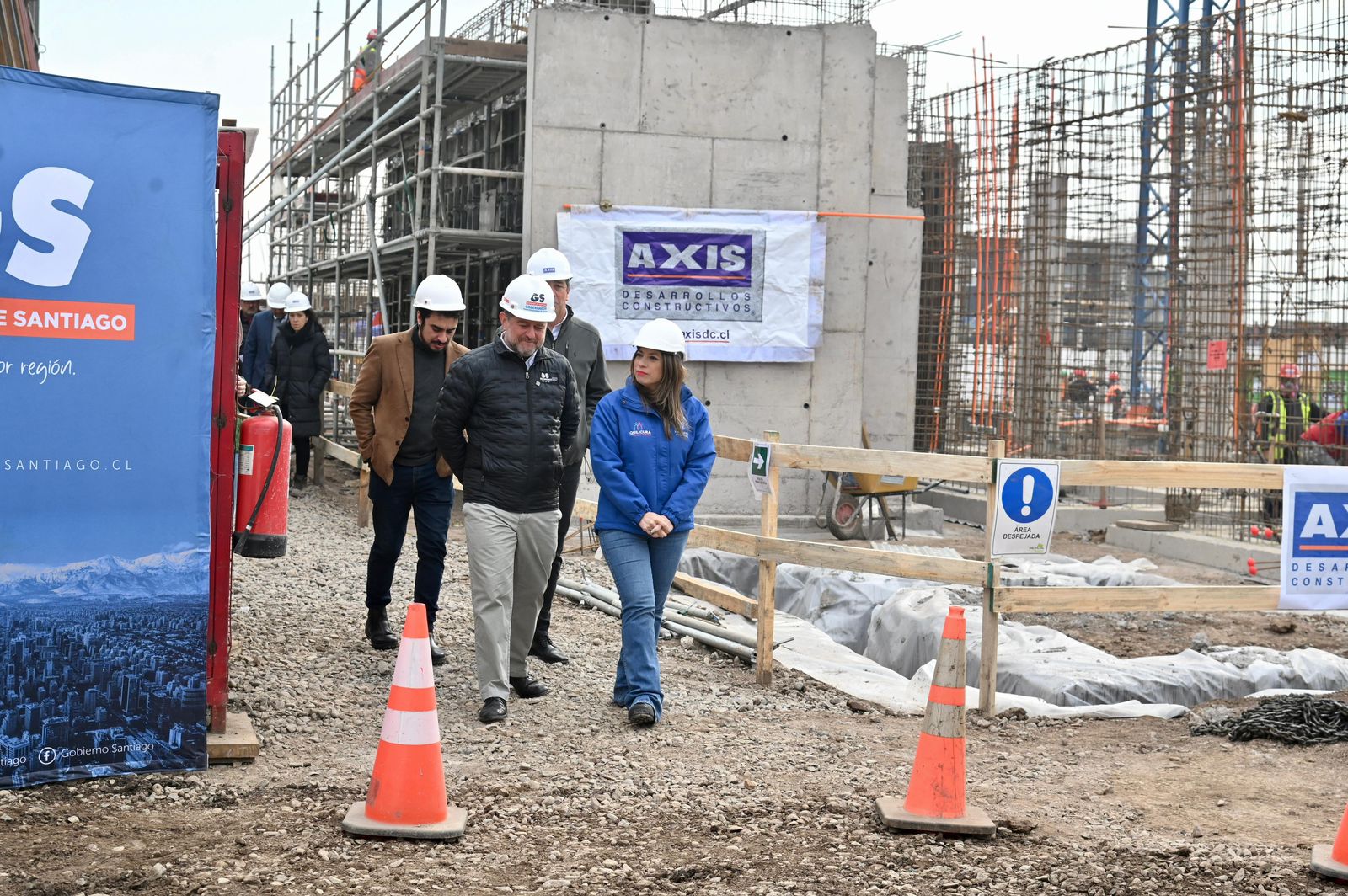 Autoridades realizan visita inspectiva a las obras del nuevo cuartel de la PDI en Quilicura