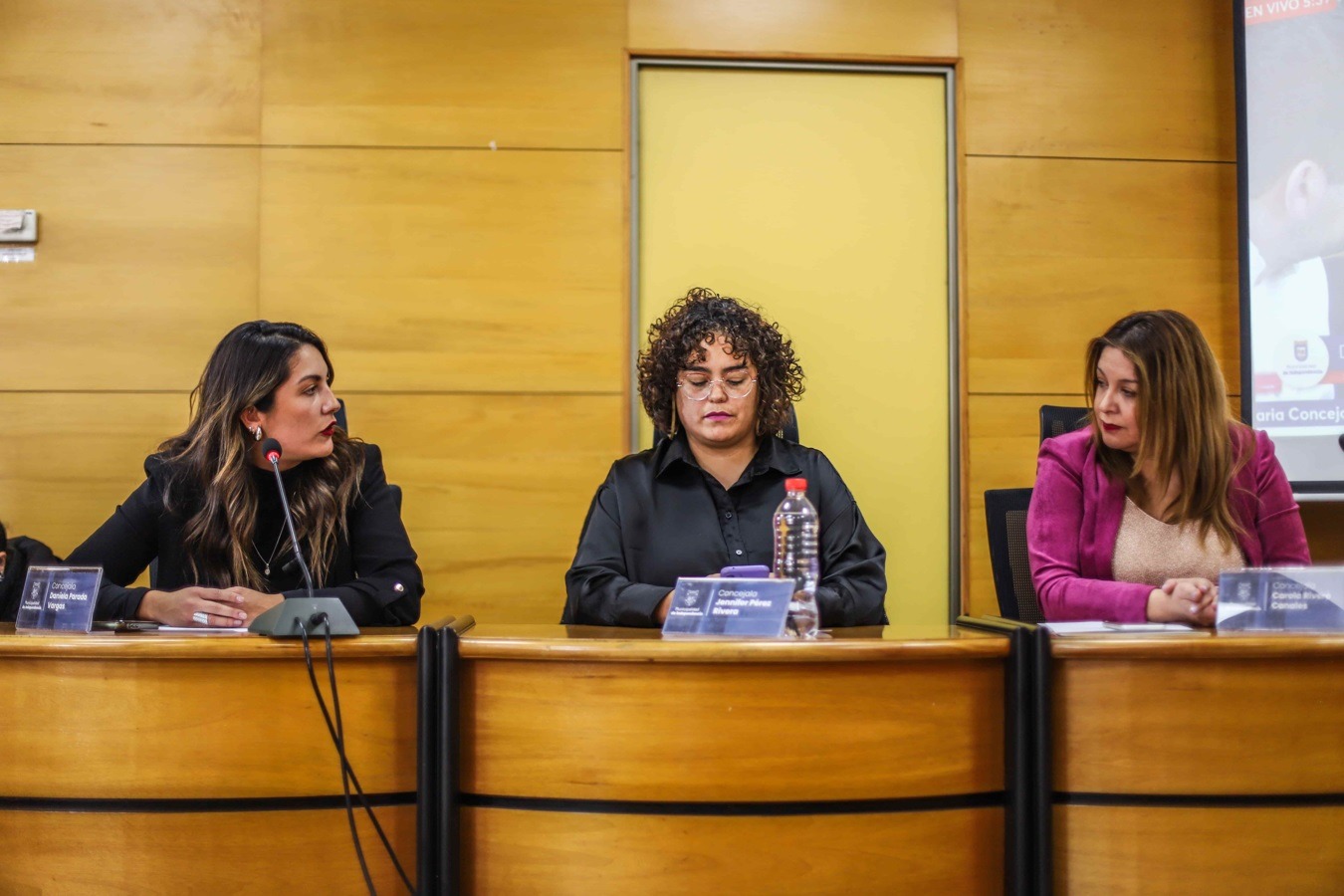 Independencia: Concejo Municipal elige a Carola Rivero como la primera mujer en asumir la alcaldía de la comuna