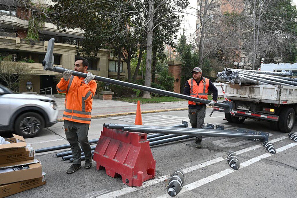 Providencia: Transitada calle Luis Thayer Ojeda tendrá nueva luminaria peatonal