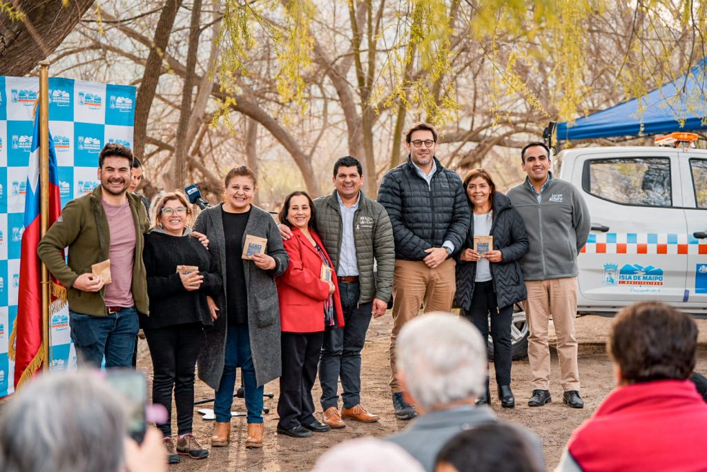 Municipio de Isla de Maipo presenta nuevo vehículo de seguridad para sectores rurales