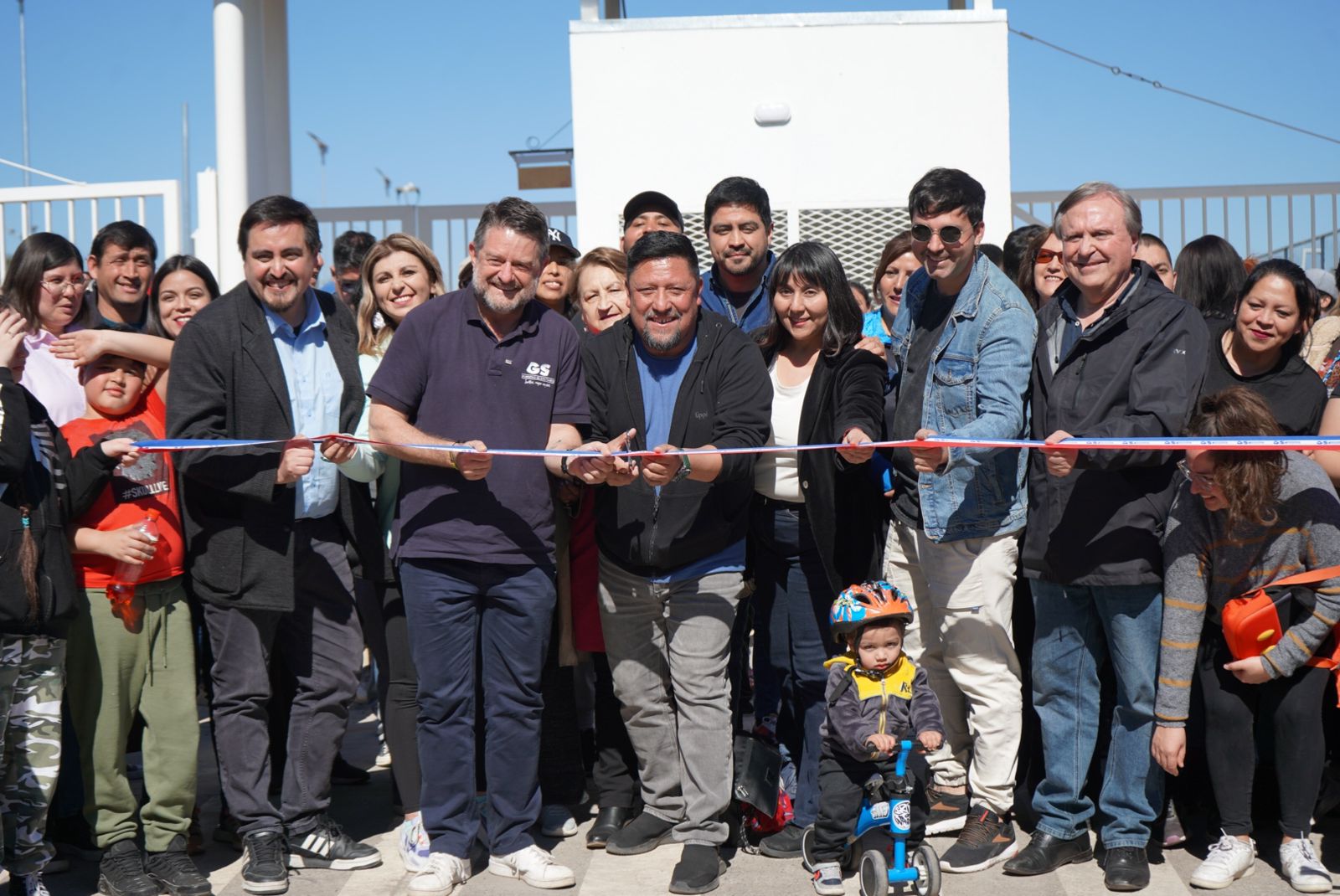 Inauguran nuevas canchas e instalaciones en el Estadio Municipal Lo Blanco en El Bosque 