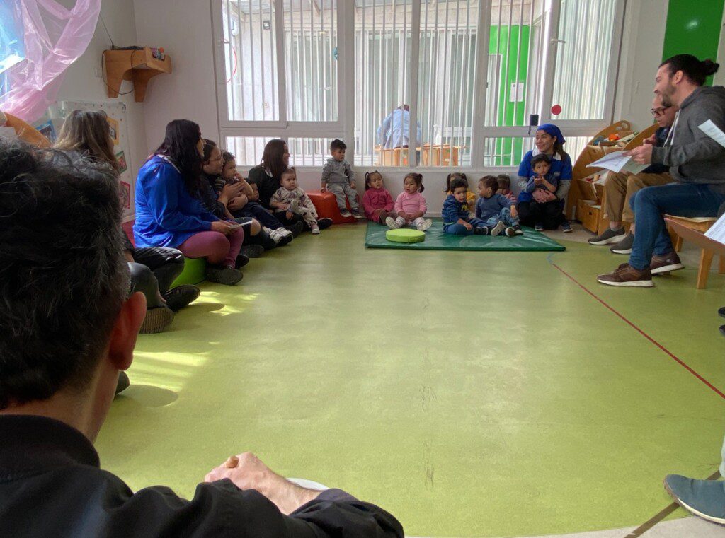 Camerata Vocal Universidad de Chile ofrece muestra musical en jardín infantil de Peñalolén