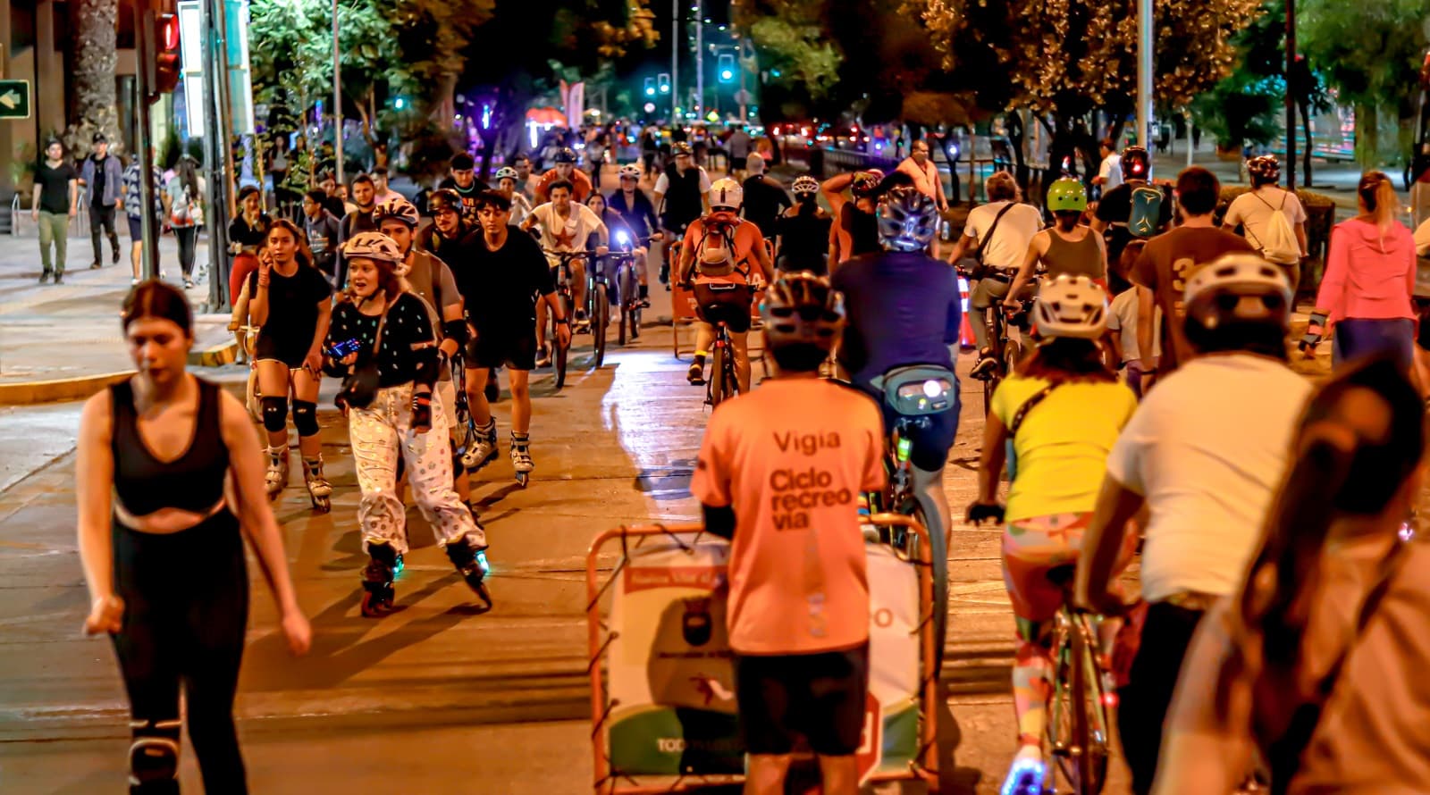 CicloRecreoVía Nocturna se tomará las calles de Providencia y Las Condes en octubre