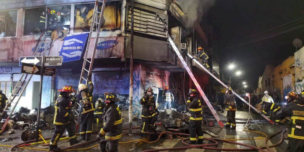 Bomberos de Santiago entrega recomendaciones para prevenir emergencias durante las Fiestas Patrias