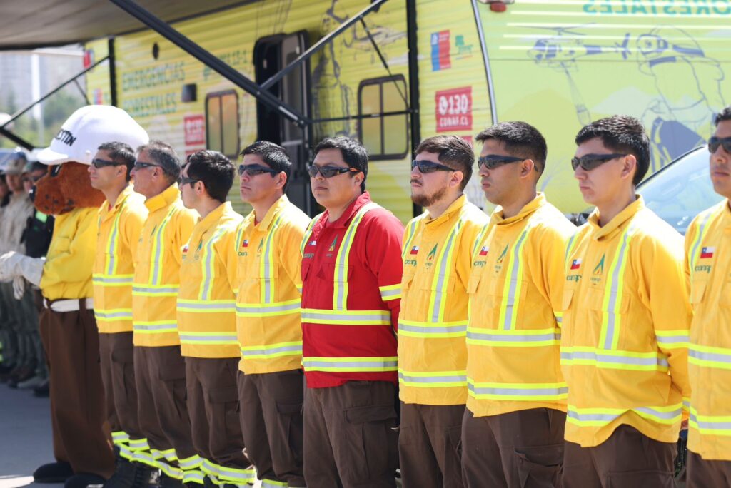 Presentan recursos de prevención, mitigación y control de incendios forestales para la RM